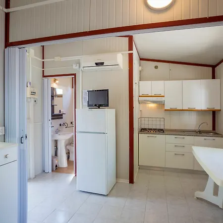 Centro Vacanze Camping Summerland Hotel